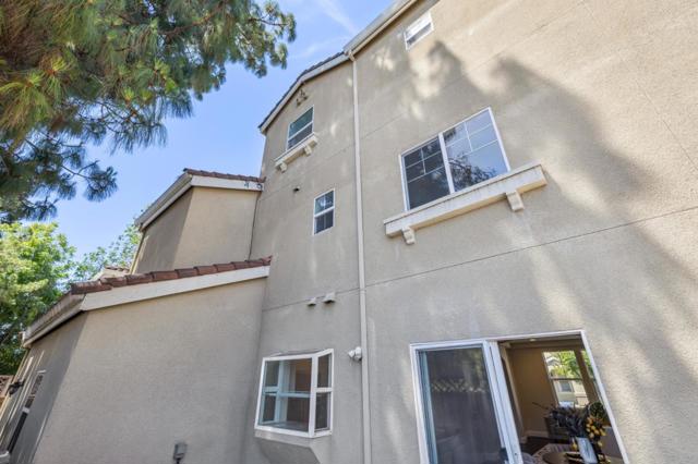 5588 Cedar Garden Court, San Jose CA: https://media.crmls.org/mediaz/e92f20bd-8ac3-4abe-aa3e-be91e74b9628.jpg