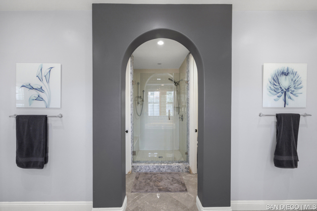 2832 Echo Ridge CT, Chula Vista CA: https://media.crmls.org/mediaz/e92f3b39-443d-493c-b586-013126dccbf6.jpg