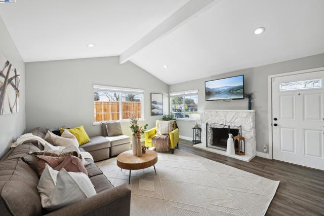 1300 Cirolero St, Milpitas CA: https://media.crmls.org/mediaz/e92f4eab-f30c-4a6b-98ea-a9e12559671c.jpg