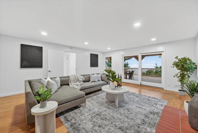 72 Cresta Vista Drive, San Francisco CA: https://media.crmls.org/mediaz/e92f935b-d5e5-4dc6-ae0b-ec300fd9ddd6.jpg