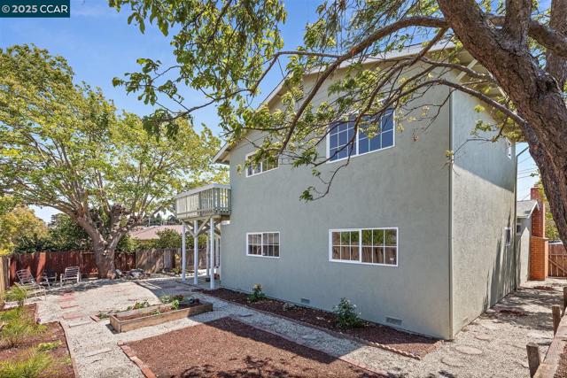 2283 Greenwich Rd, San Pablo CA: https://media.crmls.org/mediaz/e92fbcab-e541-461c-94e6-a30bd76e43b9.jpg