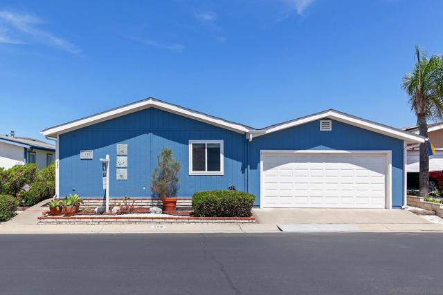 5188 Weymouth Way, Oceanside CA: https://media.crmls.org/mediaz/e9304d57-5f09-4959-b4ce-913933872ede.jpg