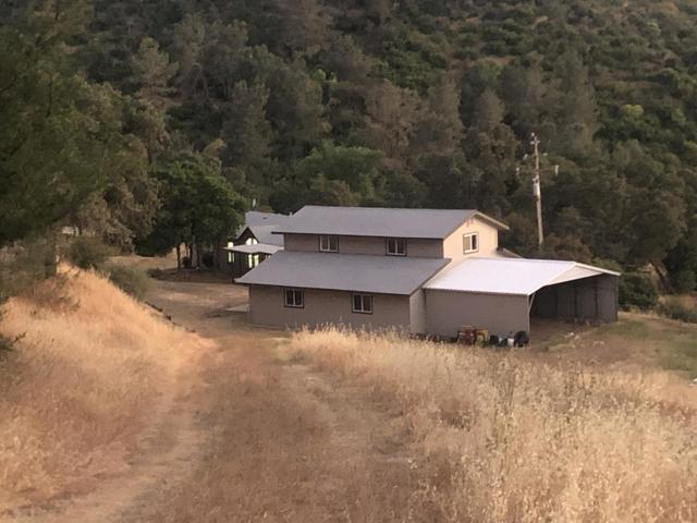 8260 Hunters Valley Road, Mariposa CA: https://media.crmls.org/mediaz/e930a86c-1a5e-4235-8338-ea6a5cdcb957.jpg