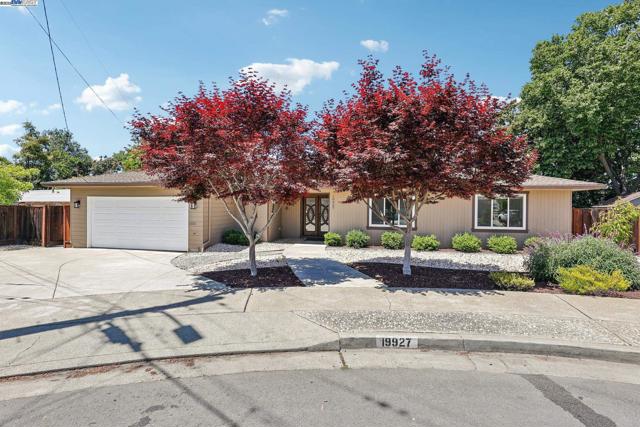 19927 Conrad Ct, Castro Valley CA: https://media.crmls.org/mediaz/e9316a6d-b723-4bfa-9543-3fb5caec1c25.jpg