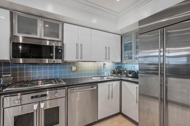 500 W Harbor, San Diego CA: https://media.crmls.org/mediaz/e931711e-a166-49cc-8878-069366987b1e.jpg