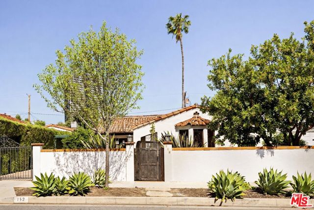 112 N Valley Street, Burbank CA: https://media.crmls.org/mediaz/e931ef68-3c0d-40f7-947c-bd8035a47d78.jpg