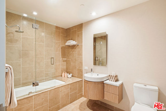 2 Bed Home for Sale in Los Angeles, California