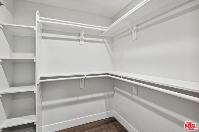 819 E La Palma Drive, Inglewood CA: https://media.crmls.org/mediaz/e932aab0-a0bf-4c16-9f94-b1aca71e8df7.jpg
