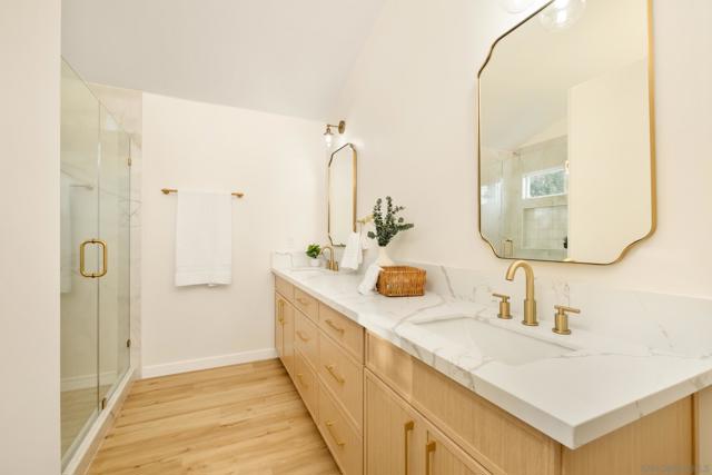 6759 Paseo Del Vista, Carlsbad CA: https://media.crmls.org/mediaz/e932bd3b-0d09-4609-90d1-cbb127445047.jpg