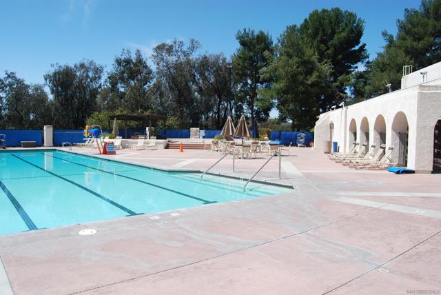 16071 Sun Summit Pt, San Diego CA: https://media.crmls.org/mediaz/e932c132-2b81-48ee-acd3-cc96540ebc9e.jpg