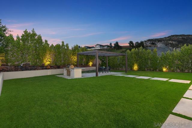 2807 California Poppy Street, Escondido CA: https://media.crmls.org/mediaz/e9331032-b3b5-4824-9cd7-902c6c77a364.jpg