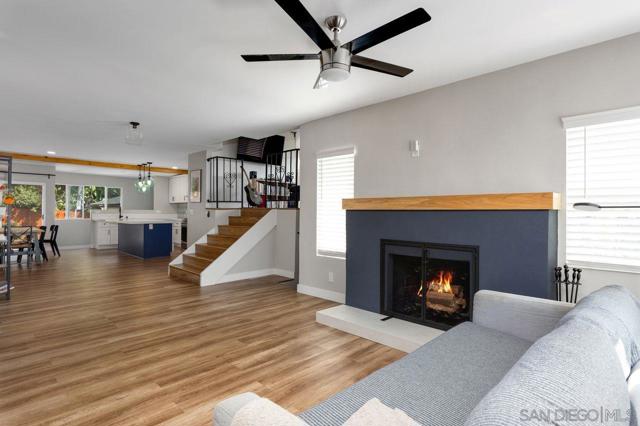 423 Alvarado Ter, Vista CA: https://media.crmls.org/mediaz/e93353c5-3041-480f-8e72-684153e07047.jpg