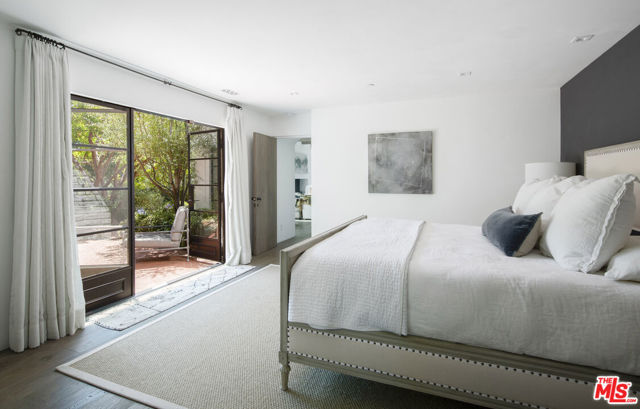 770 Via Manana, Montecito CA: https://media.crmls.org/mediaz/e9337416-645d-4273-b3ef-5fbaafcc726a.jpg