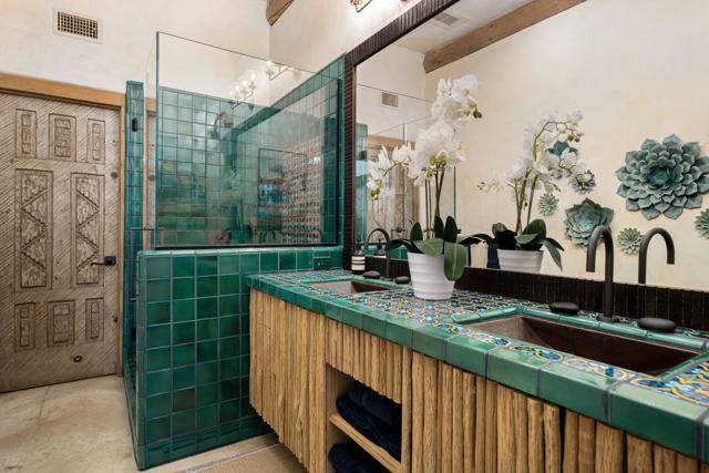 475 S Via Las Palmas, Palm Springs CA: https://media.crmls.org/mediaz/e9337f04-e7dd-4ea1-a71b-3df50a1e9dba.jpg