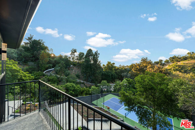 3140 Coldwater Canyon, Studio City CA: https://media.crmls.org/mediaz/e933a712-afab-4508-820c-376b586ac223.jpg