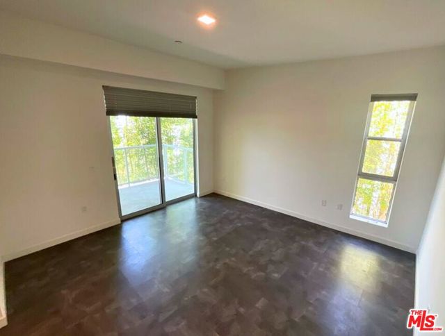4140 Glencoe Avenue, Marina del Rey CA: https://media.crmls.org/mediaz/e933b65a-f109-4755-b25b-c5c1d9132596.jpg