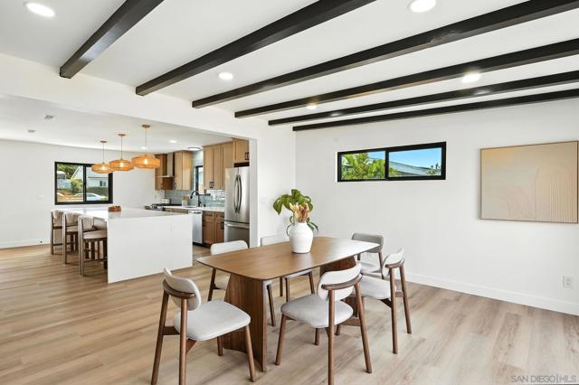 2736 Burgener Blvd, San Diego CA: https://media.crmls.org/mediaz/e9348744-f138-4e11-baab-c600229c7a49.jpg