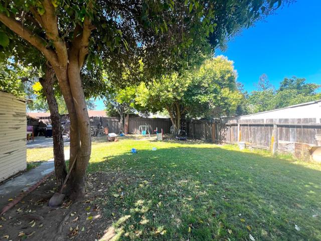 75 S Cragmont Avenue, San Jose CA: https://media.crmls.org/mediaz/e9359d68-7470-4af1-94c8-55f020faef5f.jpg