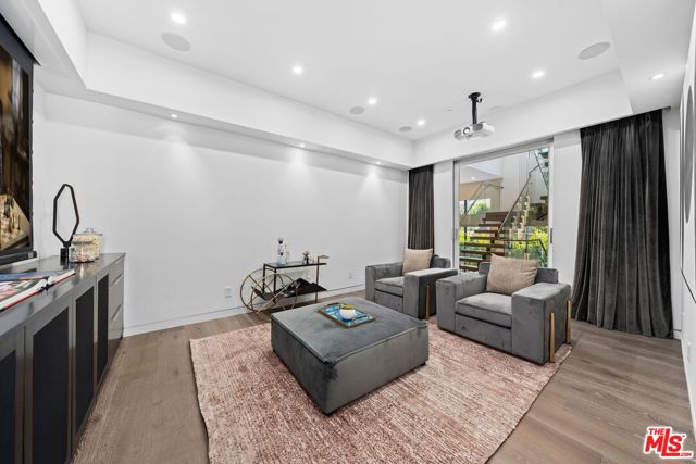 5 Bed Home for Sale in Los Angeles, California