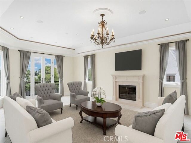 10517 Blythe Avenue, Los Angeles CA: https://media.crmls.org/mediaz/e9372609-12a0-4ff9-8da4-5da9f7a89206.jpg