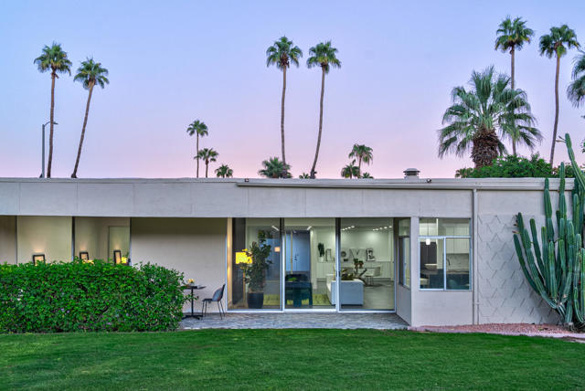 314 Desert Lakes Drive, Palm Springs CA: https://media.crmls.org/mediaz/e93757d8-49b4-405f-b836-1402e93f936c.jpg