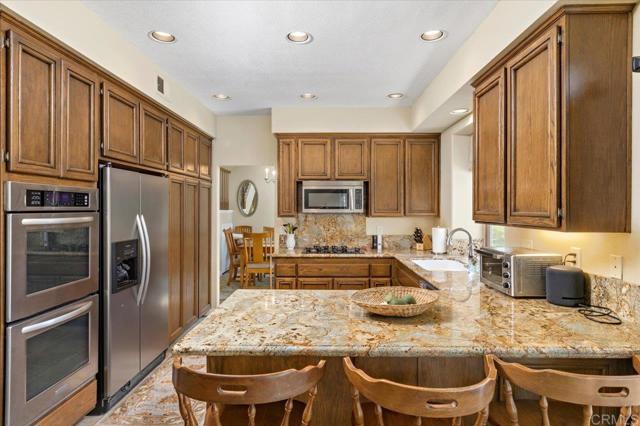 Detail Gallery Image 11 of 39 For 4635 Allende Ave, Oceanside,  CA 92057 - 4 Beds | 3 Baths