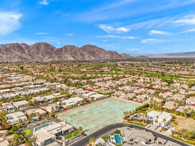 57645 Valley Lane, La Quinta CA: https://media.crmls.org/mediaz/e938d7fb-b3df-4da8-b65d-efae953b4df9.jpg