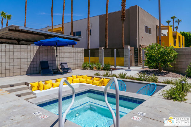 588 E San Lorenzo Road, Palm Springs CA: https://media.crmls.org/mediaz/e939a81b-e37c-4754-9dc3-f61d99f4cbfc.jpg