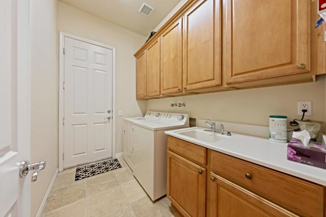 80086 Camino Santa Elise, Indio CA: https://media.crmls.org/mediaz/e939b41e-b6f4-4d13-b61f-93b1e01b12e3.jpg