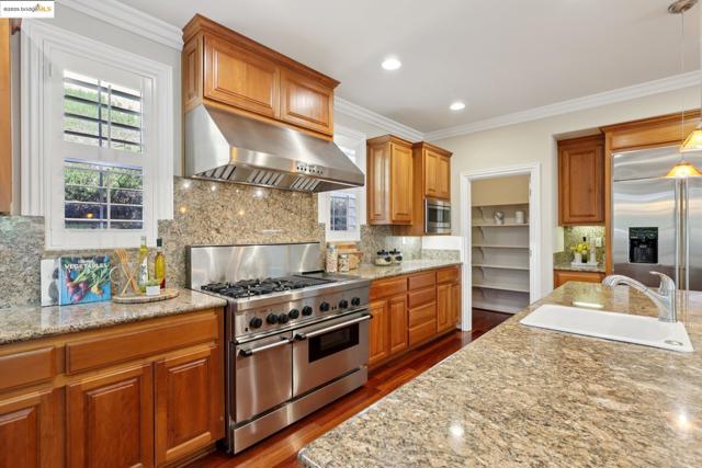 125 Mystic Pl, Alamo CA: https://media.crmls.org/mediaz/e93adde1-e8da-43be-a070-44d74ad02b8d.jpg