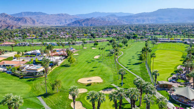 73879 Club Circle Dr, Palm Desert CA: https://media.crmls.org/mediaz/e93b090e-02a2-4a66-83bb-87e1086bebae.jpg