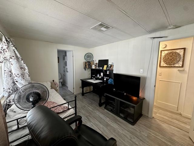32660 Bloomfield Avenue, Thousand Palms CA: https://media.crmls.org/mediaz/e93b797a-8560-4e8d-b1c7-9706eebe4d18.jpg