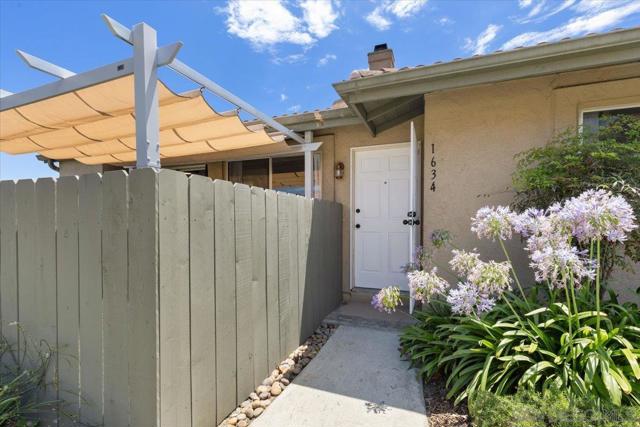 1634 Grandon Ave, San Marcos CA: https://media.crmls.org/mediaz/e93bac03-294e-4634-89c8-76ff8a6de522.jpg