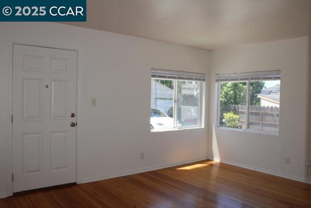 835 33Rd St, Richmond CA: https://media.crmls.org/mediaz/e93c021f-faf1-4040-bdcd-47bd8af6d805.jpg