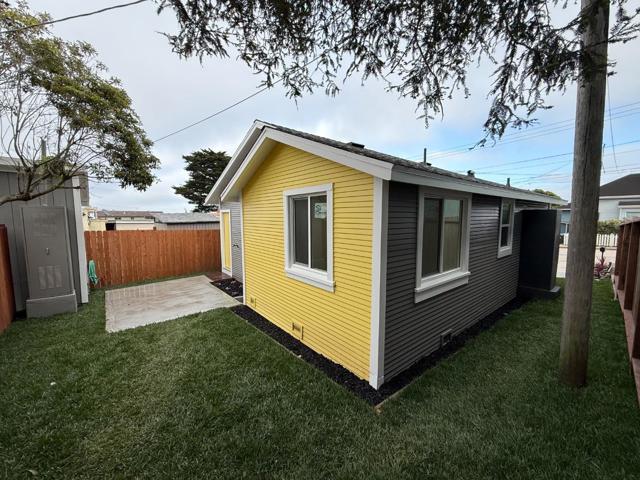 684 David Avenue, Monterey CA: https://media.crmls.org/mediaz/e93c55f9-480b-49c4-9b54-6f9a6cee7d3b.jpg