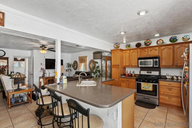 4816 Redondo Dr, La Mesa CA: https://media.crmls.org/mediaz/e93c56f5-6636-4d35-bdc4-1922c23ff5ae.jpg