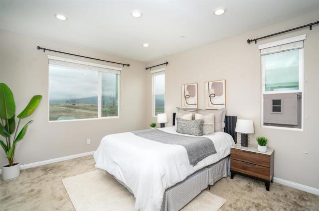 2078 Bluestone Cir, Chula Vista CA: https://media.crmls.org/mediaz/e93c708f-6148-4f77-8d7c-b70a6e92765d.jpg
