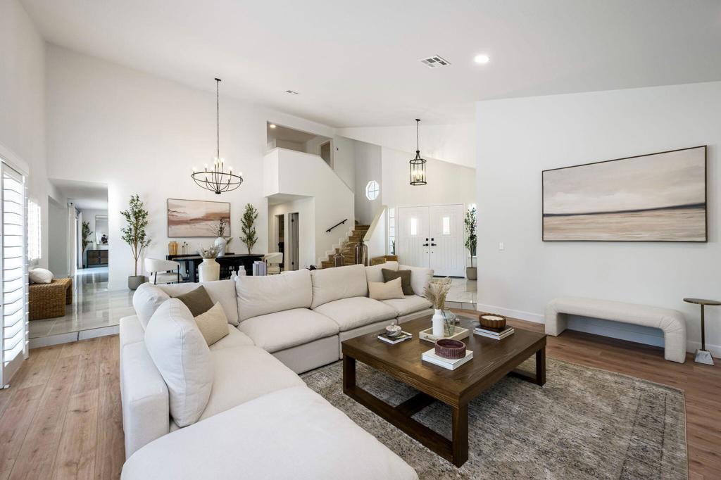 76817 Manor Lane
