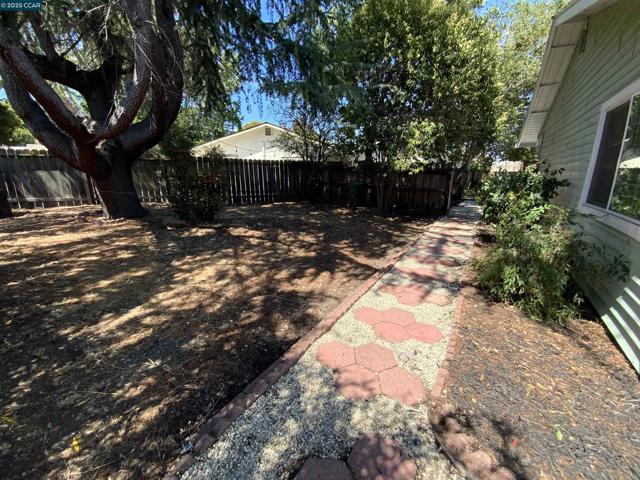 19 Marques Pl, Danville CA: https://media.crmls.org/mediaz/e93cbe61-dccd-4504-b318-2a3ca83bbca2.jpg