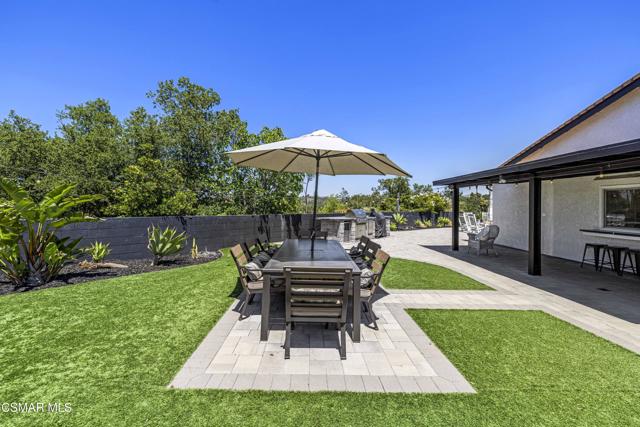 915 W Marcello Avenue, Thousand Oaks CA: https://media.crmls.org/mediaz/e93cf60f-c279-4d40-9ff3-c2fb36bef8be.jpg