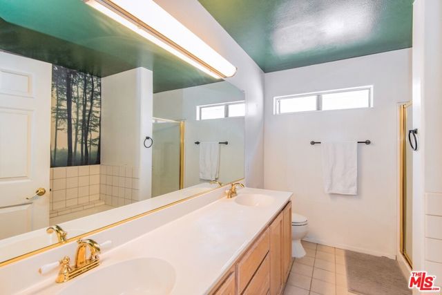 9400 Noble Avenue, North Hills CA: https://media.crmls.org/mediaz/e93da33e-d10f-4467-90ff-a94d15a3065c.jpg