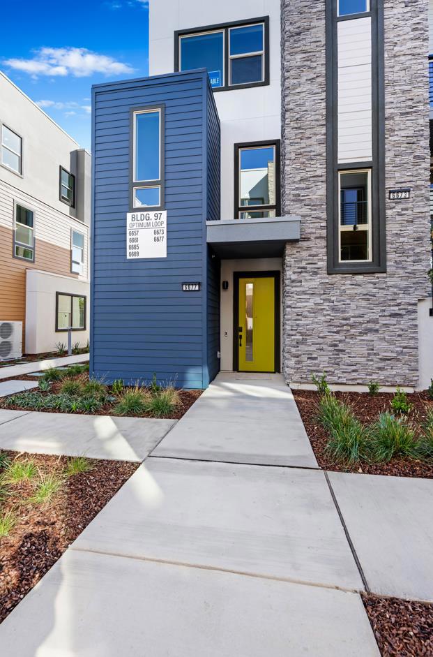6677 Optimum Loop, San Jose CA: https://media.crmls.org/mediaz/e93db9ae-2b67-46d1-9f33-883700efe7a8.jpg