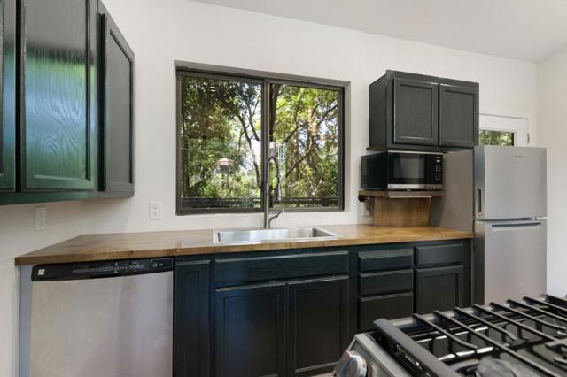 55 Hidden Meadow Lane, Scotts Valley CA: https://media.crmls.org/mediaz/e93df394-c802-459f-ab02-850b045c34a8.jpg