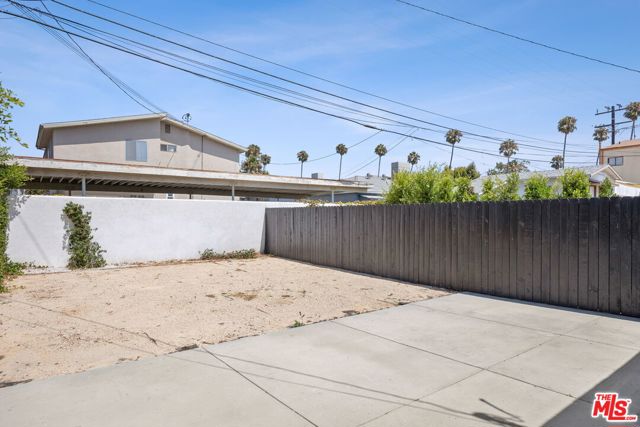 3940 Huron Avenue, Culver City CA: https://media.crmls.org/mediaz/e93e245a-c4f1-44db-8aa7-139c52355f59.jpg