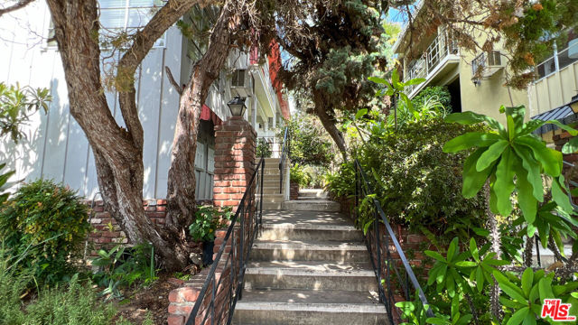 Image 2 for 4507 Finley Ave #6, Los Angeles, CA 90027