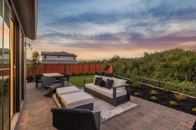 587 Creekside Court, Half Moon Bay CA: https://media.crmls.org/mediaz/e93e8d87-c1ca-4daf-a235-6b06da059646.jpg