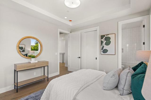 1303 American Way, Menlo Park CA: https://media.crmls.org/mediaz/e93ede08-fcce-4a72-81dd-50619223a21b.jpg