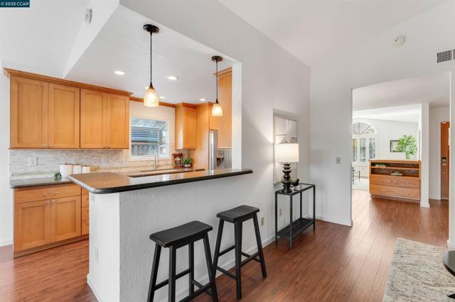 1438 Landahl Ct, Benicia CA: https://media.crmls.org/mediaz/e93f666e-38b3-4e75-89da-e5656174c9ca.jpg