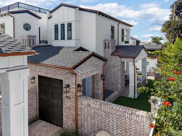 462 Westbourne Street, La Jolla CA: https://media.crmls.org/mediaz/e93f7575-e55c-495e-93e8-9489ba4af67d.jpg