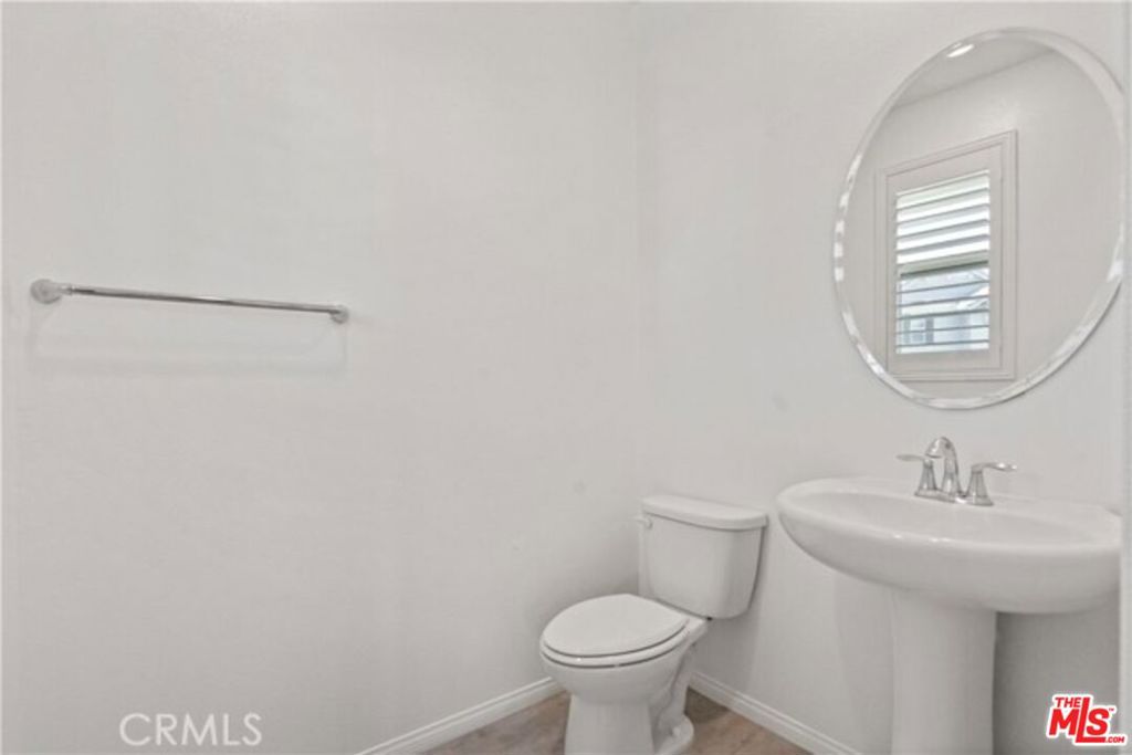 https://media.crmls.org/mediaz/e93fb346-cfb1-4682-87cd-3ccce7f60909.jpg?preset=X-Large